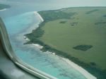 八重山 波照間-石垣間の飛行機 新城島
